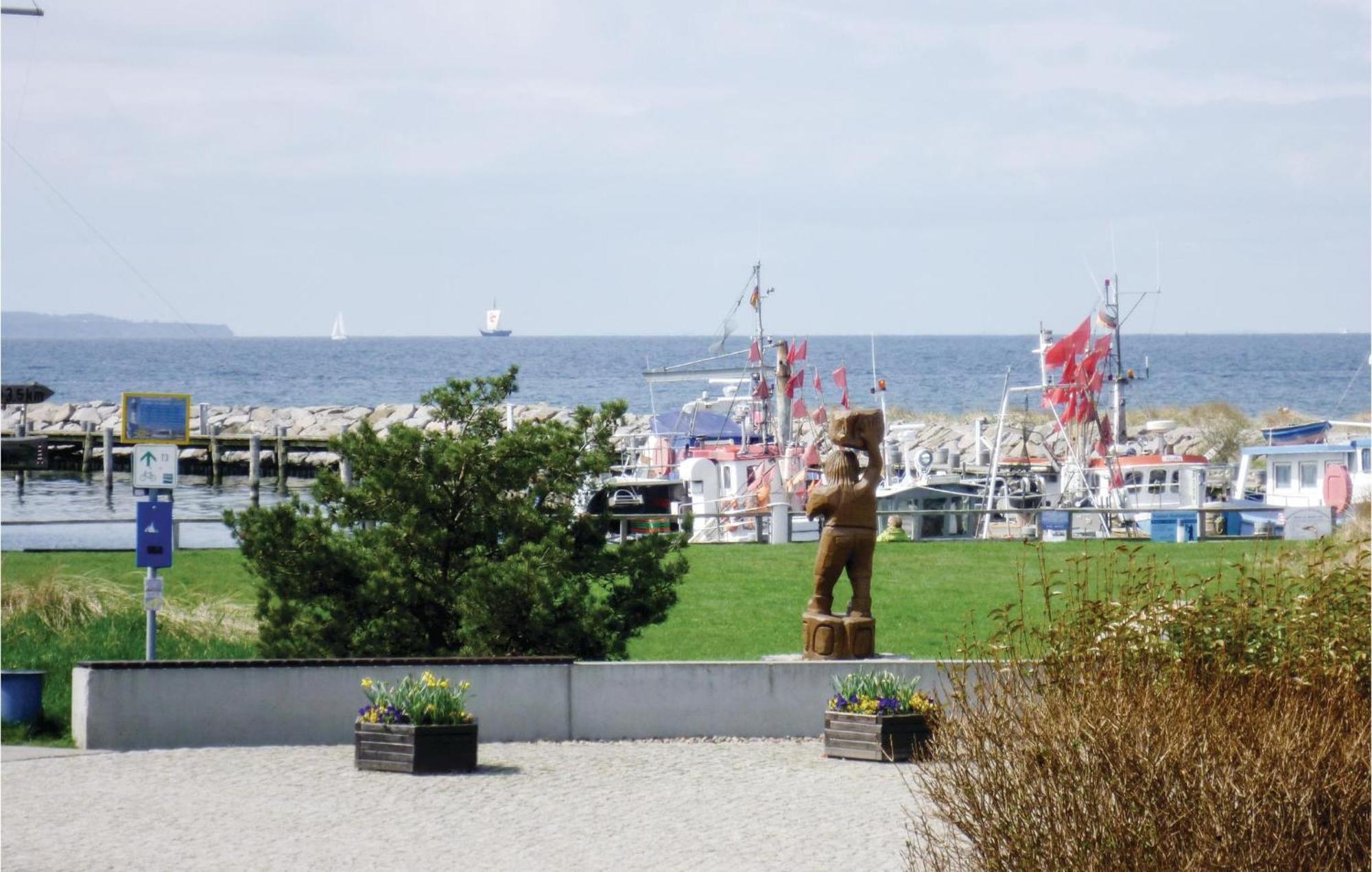 Nice Home In Insel Poel With House Sea View Zewnętrze zdjęcie