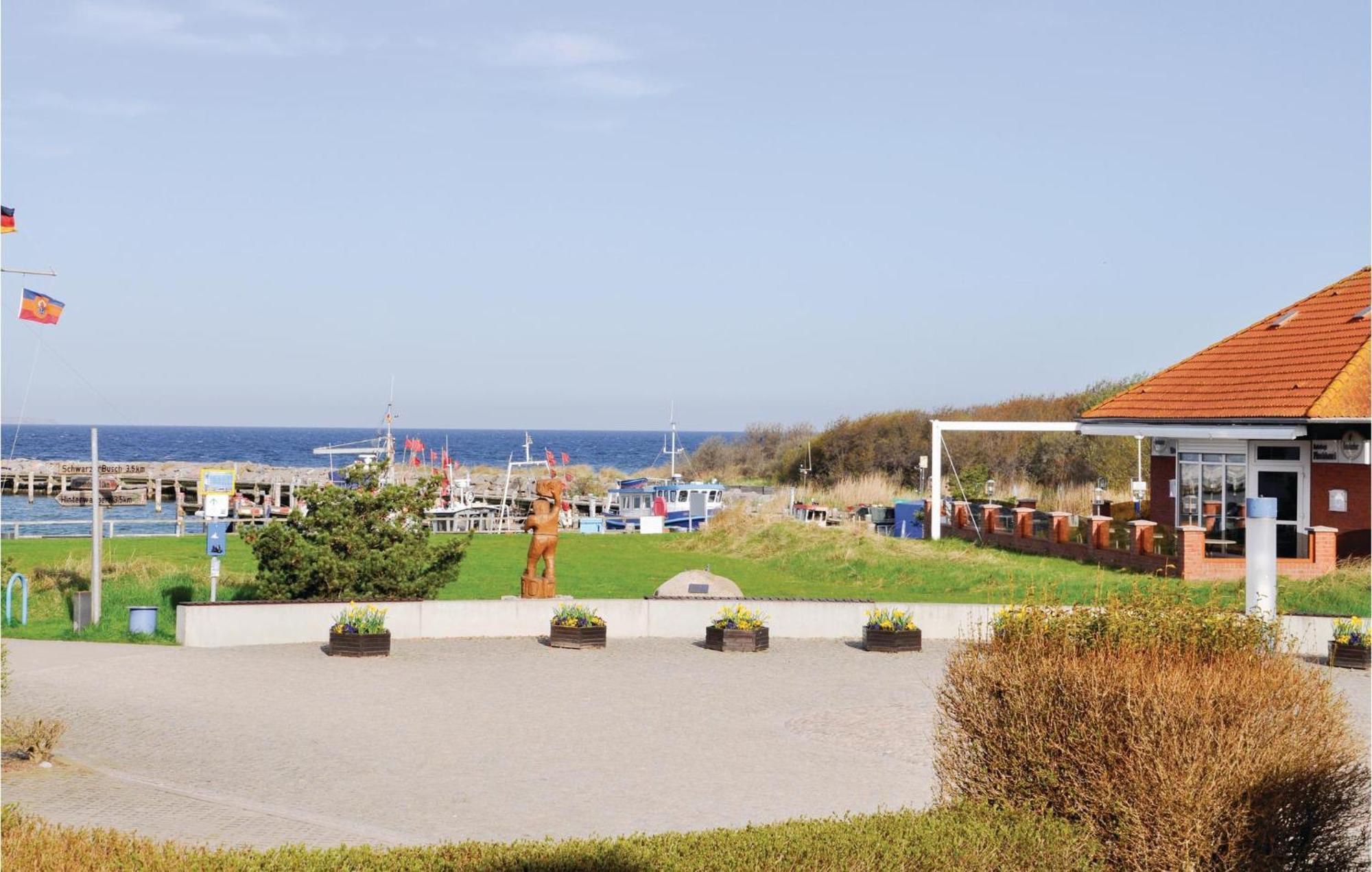 Nice Home In Insel Poel With House Sea View Zewnętrze zdjęcie