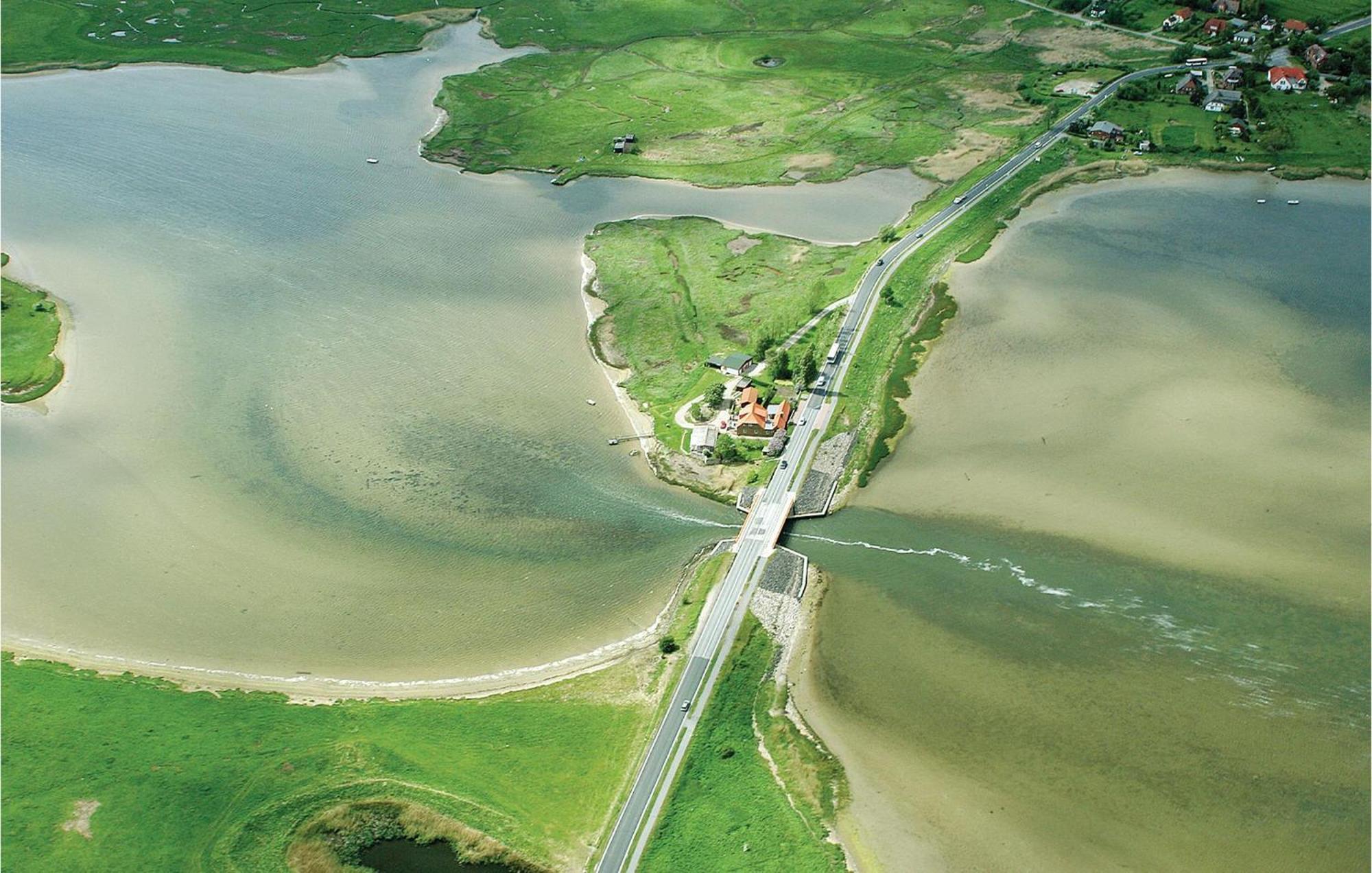Nice Home In Insel Poel With House Sea View Zewnętrze zdjęcie